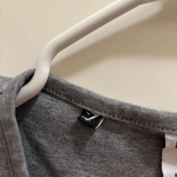 Gymshark Tank Top Shirt Mens Medium Gray Sleeveless Athletic Workout Gym - Picture 3 of 5